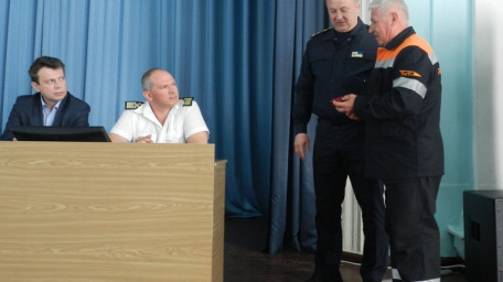 Під час Зборів з керівниками водолазно-рятувальних підрозділів матрос-рятувальник з м.Миколаїв отримав нагороду «За відвагу в надзвичайній ситуації»